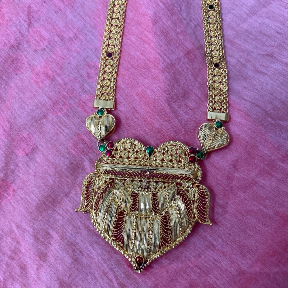 Ornate Necklace from India (EUC)